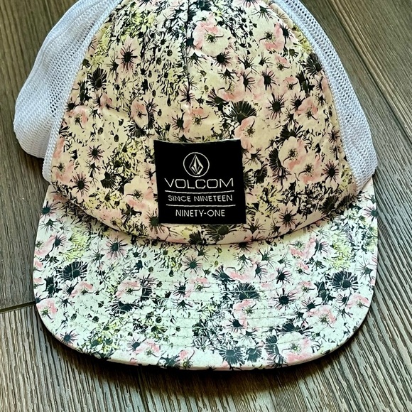 Volcom  Floral Hat - Pink and White - Picture 11 of 11